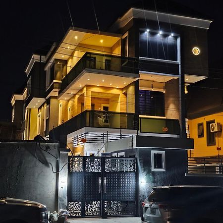 Sapphire Residences By Crystal Magodo Ikeja Buitenkant foto