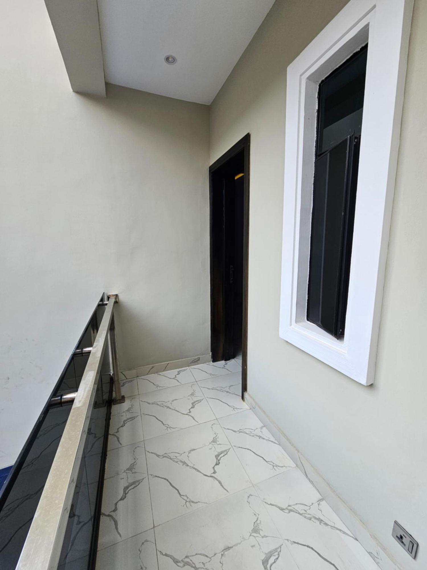 Sapphire Residences By Crystal Magodo Ikeja Buitenkant foto