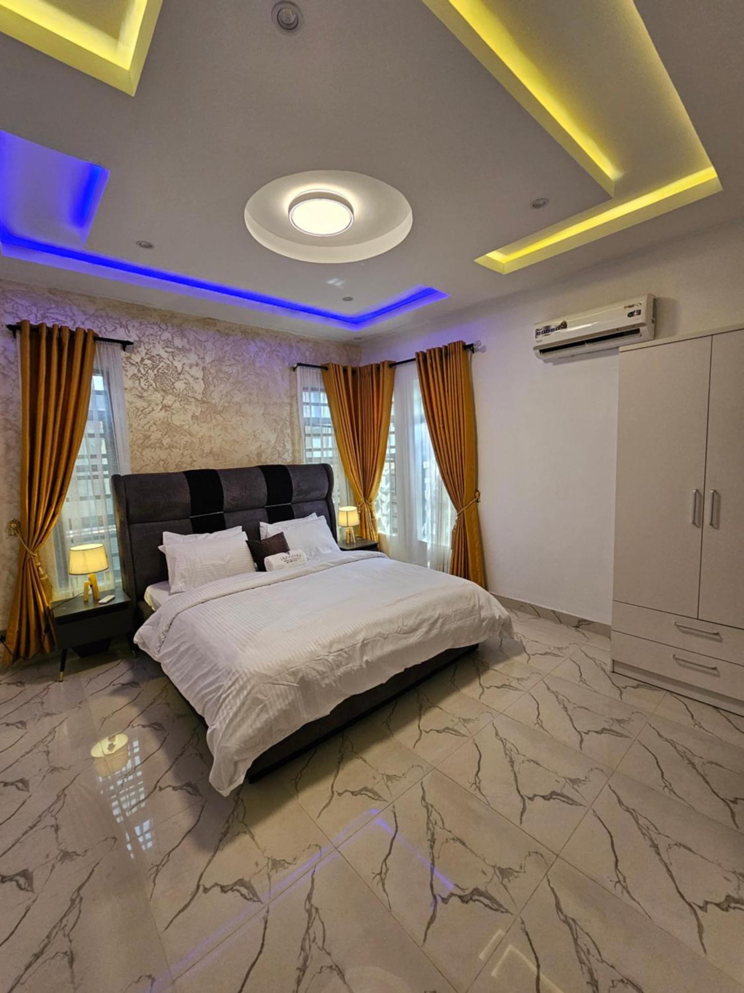 Sapphire Residences By Crystal Magodo Ikeja Buitenkant foto