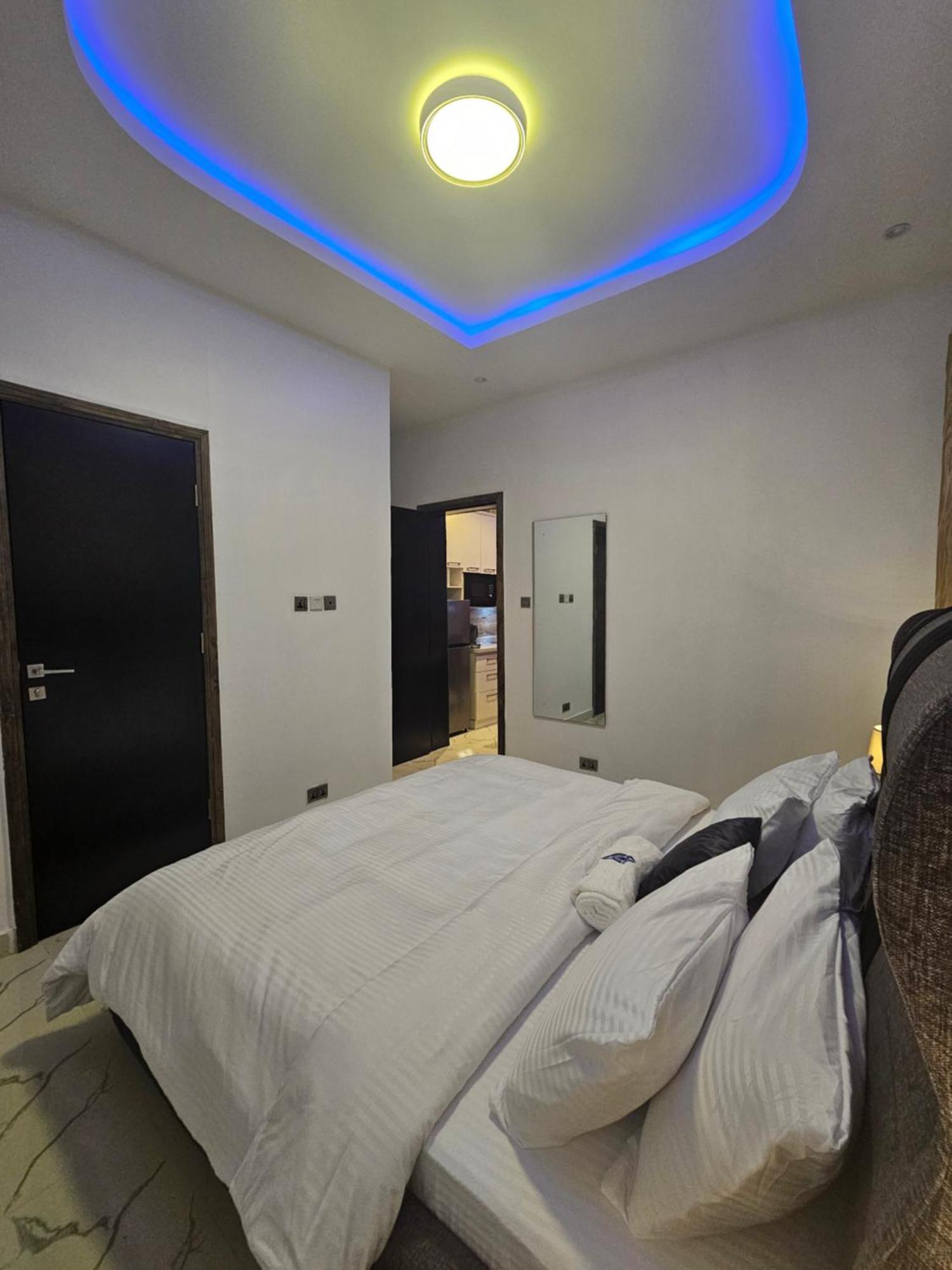 Sapphire Residences By Crystal Magodo Ikeja Buitenkant foto