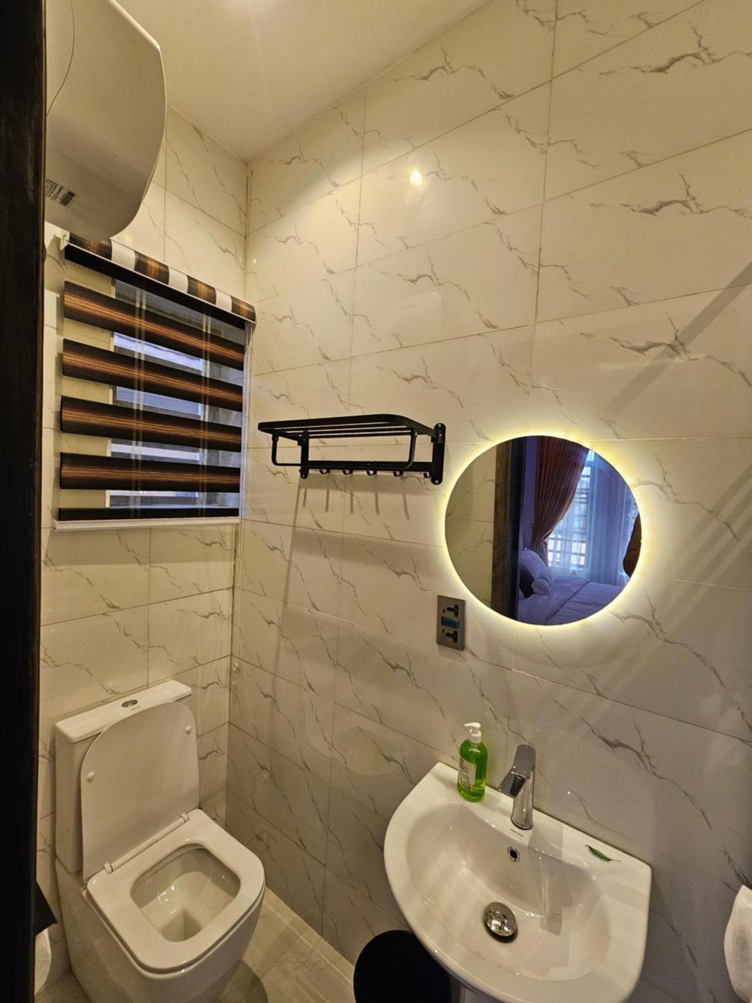 Sapphire Residences By Crystal Magodo Ikeja Buitenkant foto