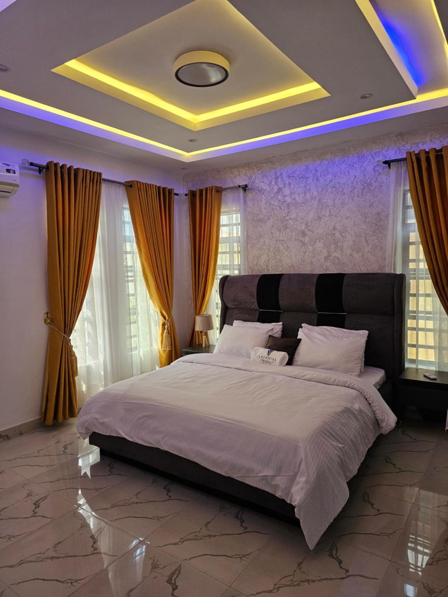 Sapphire Residences By Crystal Magodo Ikeja Buitenkant foto