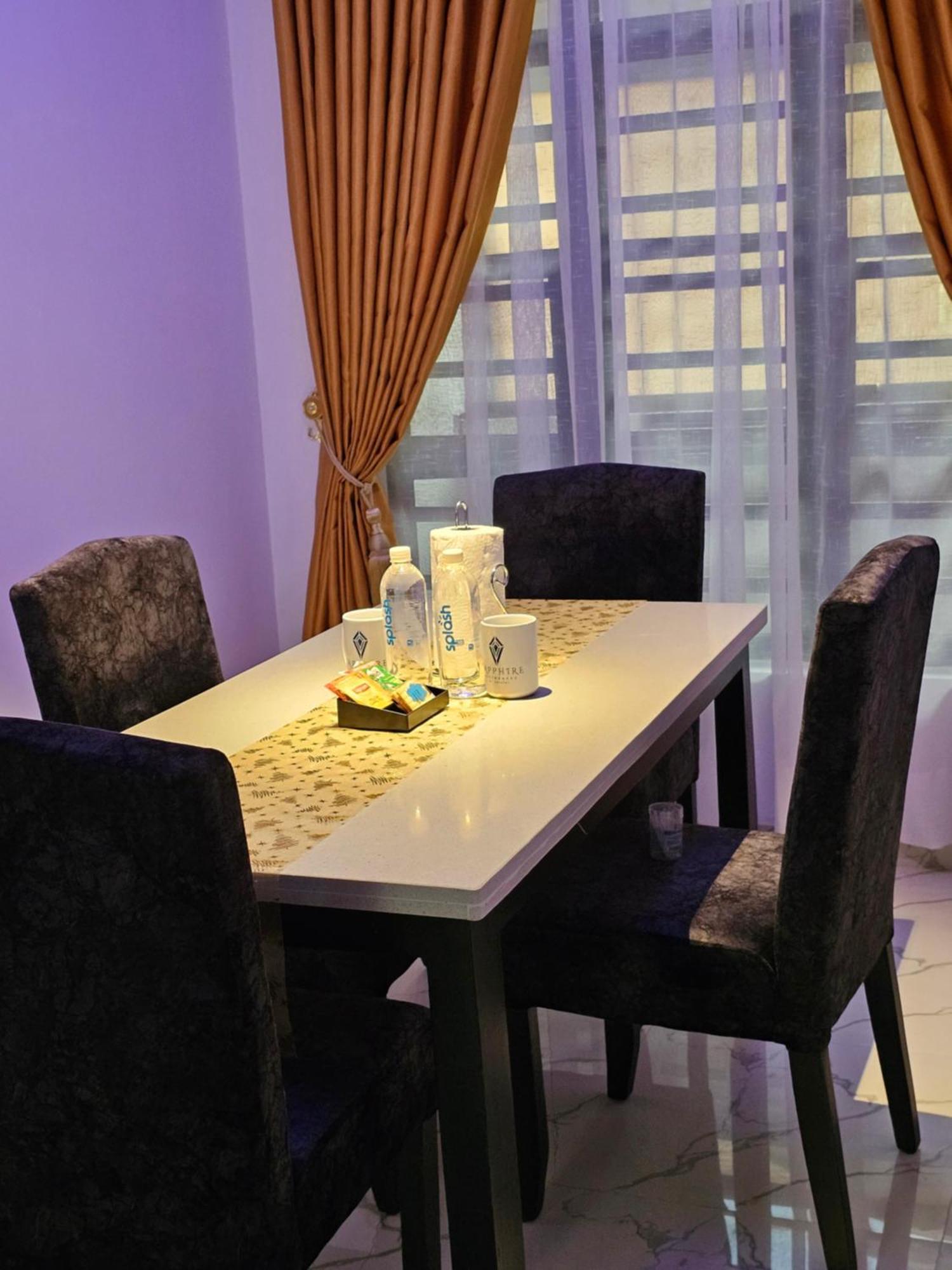 Sapphire Residences By Crystal Magodo Ikeja Buitenkant foto