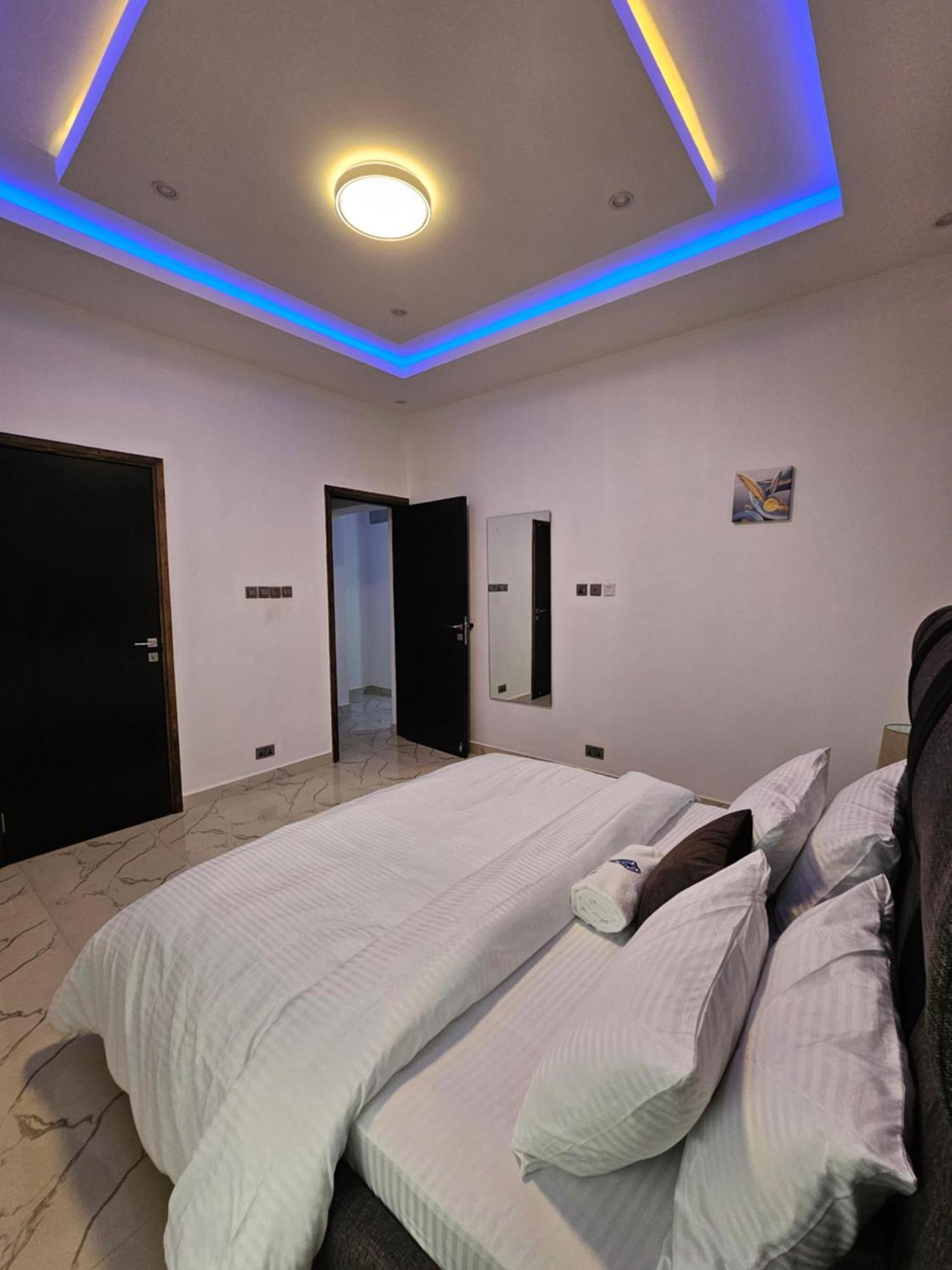 Sapphire Residences By Crystal Magodo Ikeja Buitenkant foto