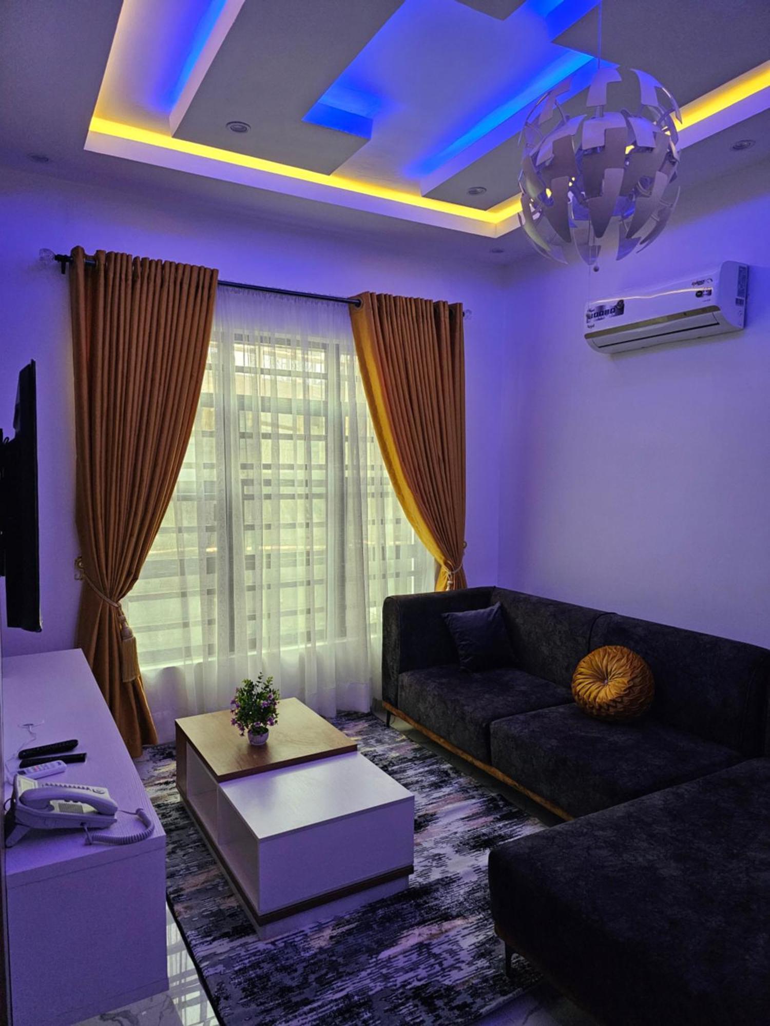 Sapphire Residences By Crystal Magodo Ikeja Buitenkant foto