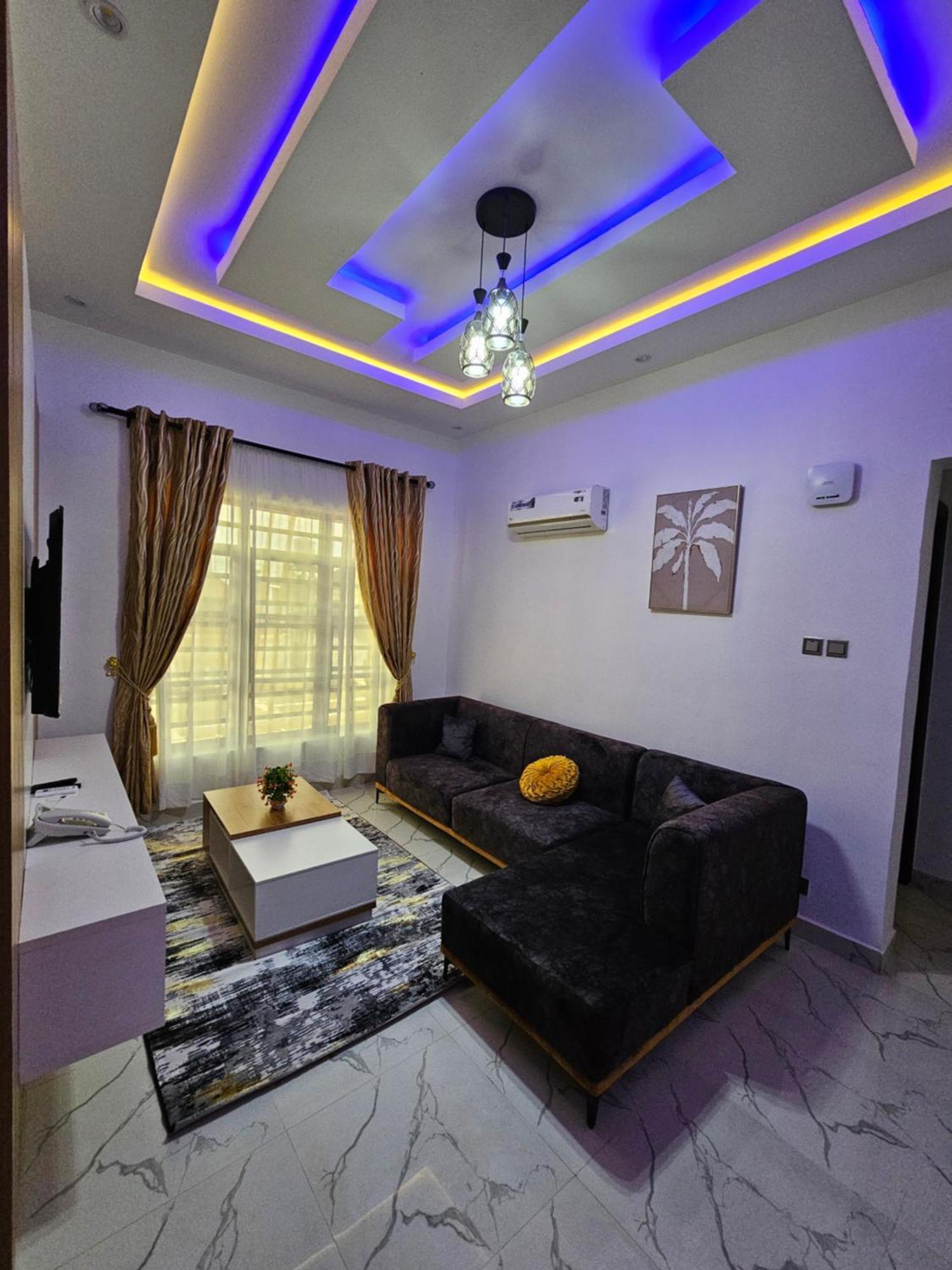 Sapphire Residences By Crystal Magodo Ikeja Buitenkant foto